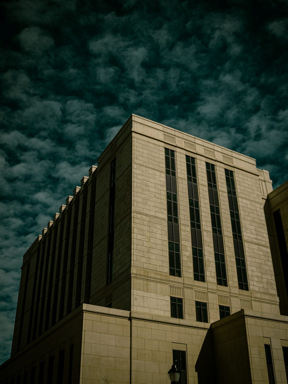 representation of a court building for dui illinois article